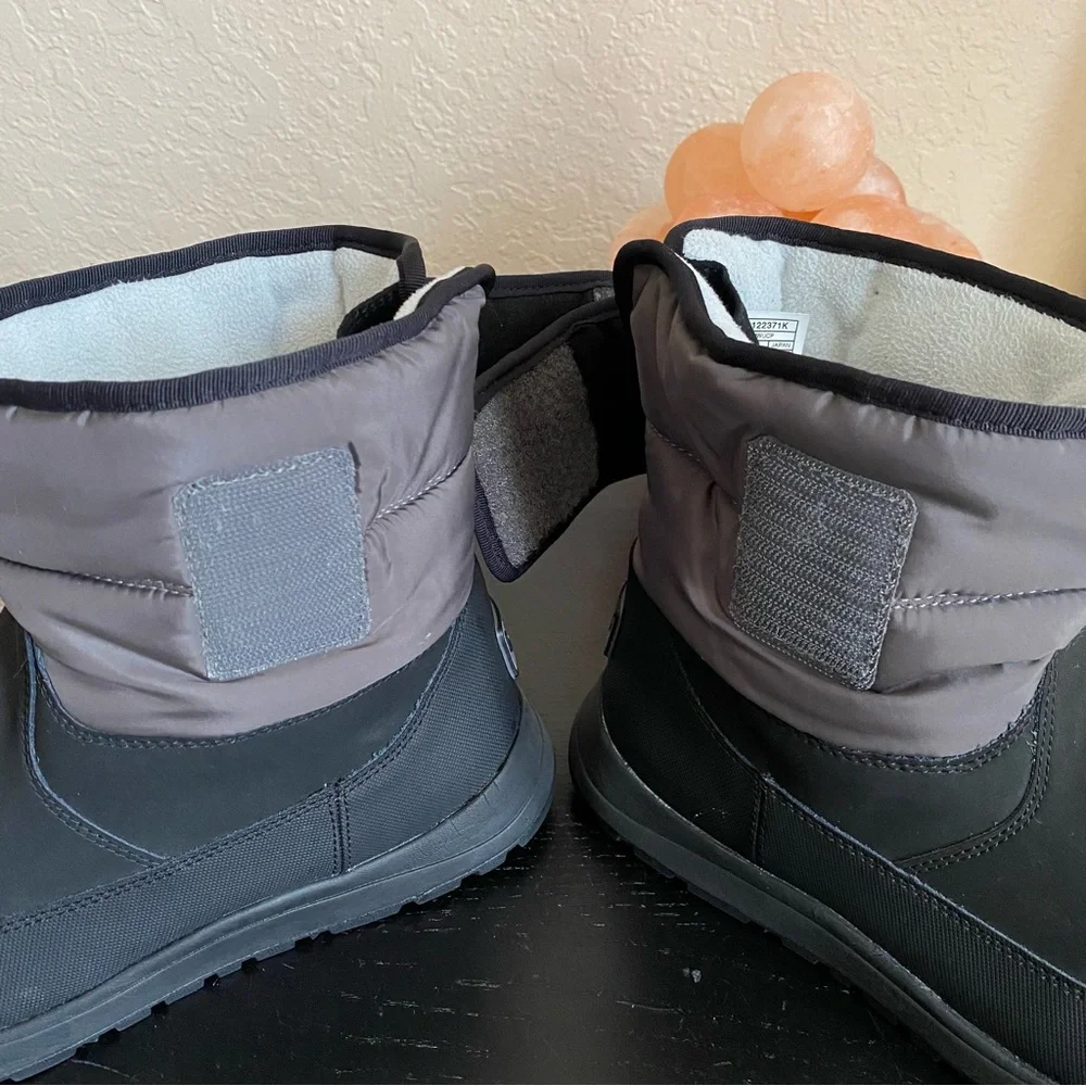 COPY - UGG Unisex Kids TOTY WEATHER Snow Black Boots Size 6